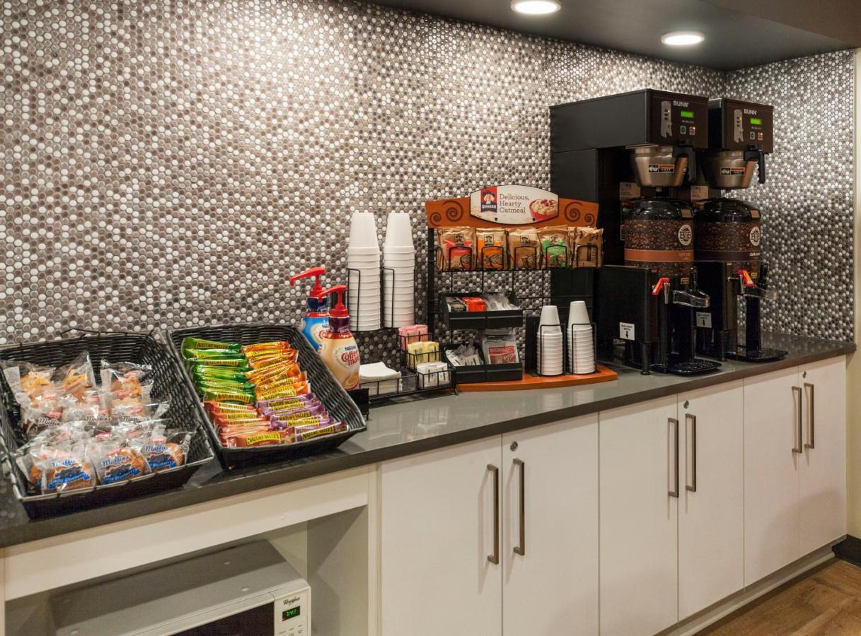 Extended Stay America Suites - Washington, Dc - Alexandria - Landmark Buitenkant foto