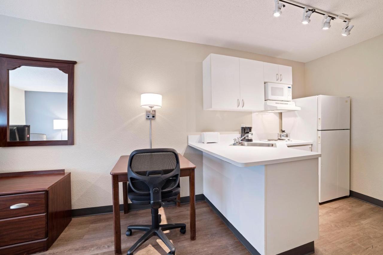 Extended Stay America Suites - Washington, Dc - Alexandria - Landmark Buitenkant foto