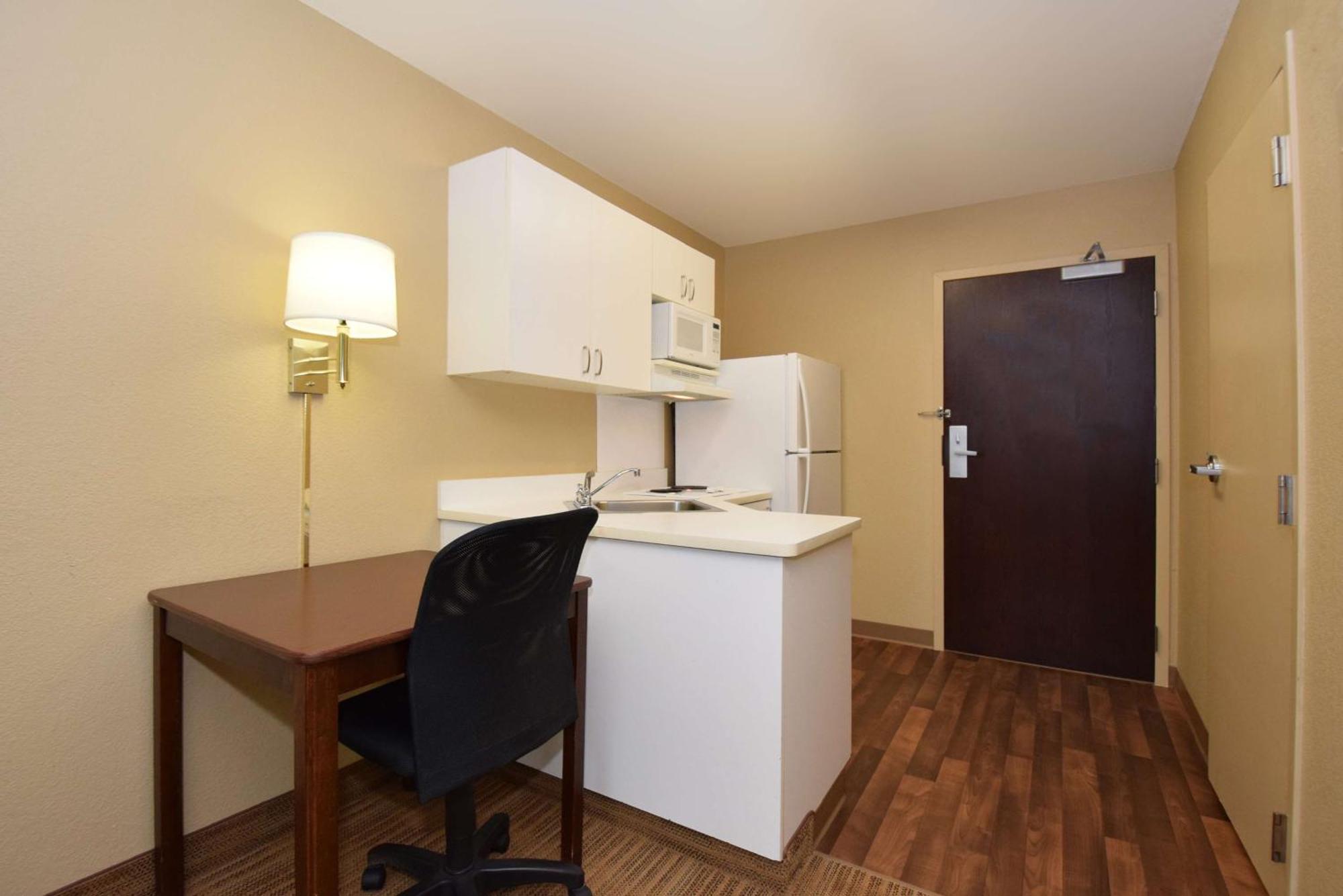 Extended Stay America Suites - Washington, Dc - Alexandria - Landmark Buitenkant foto