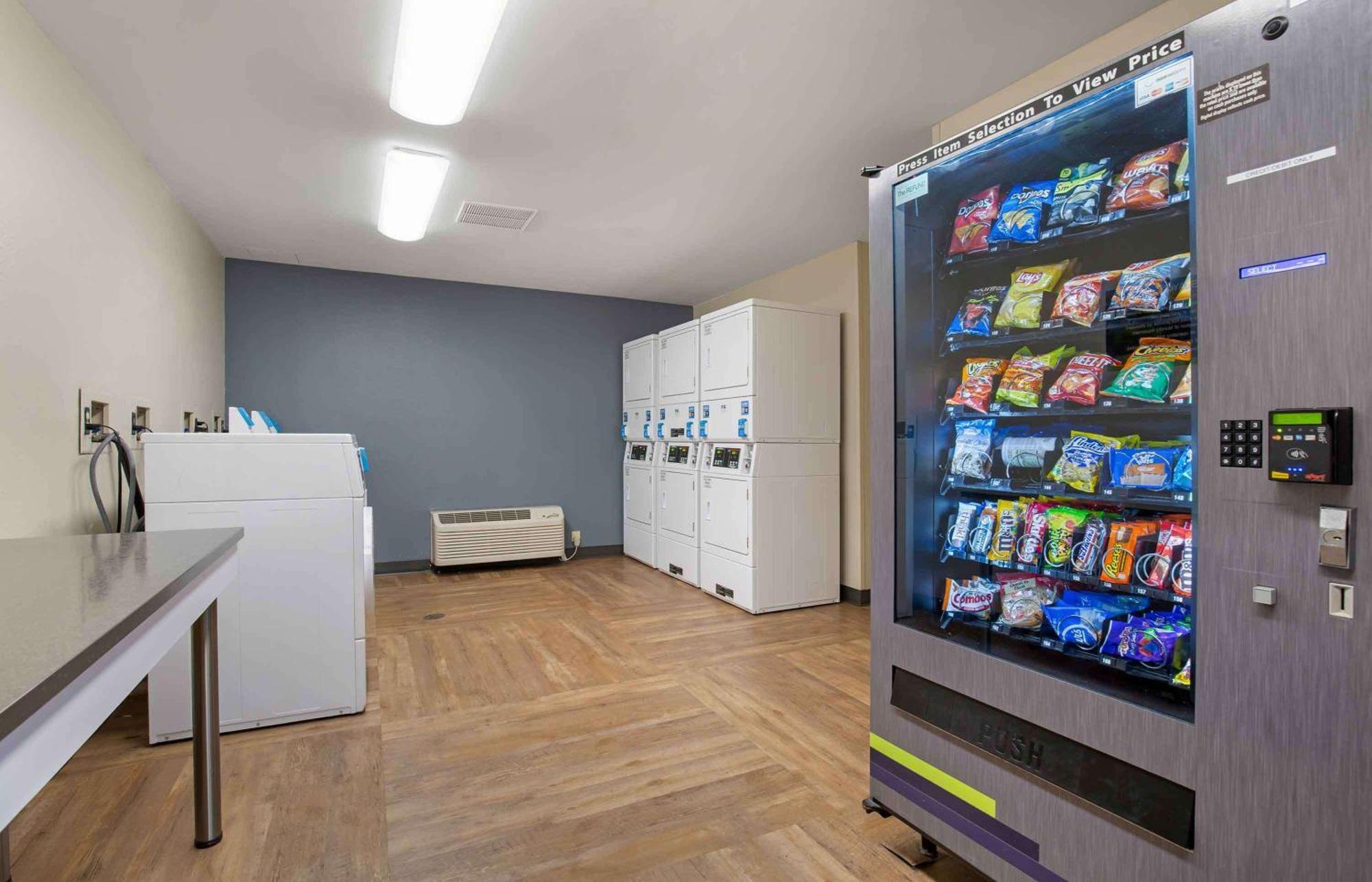 Extended Stay America Suites - Washington, Dc - Alexandria - Landmark Buitenkant foto