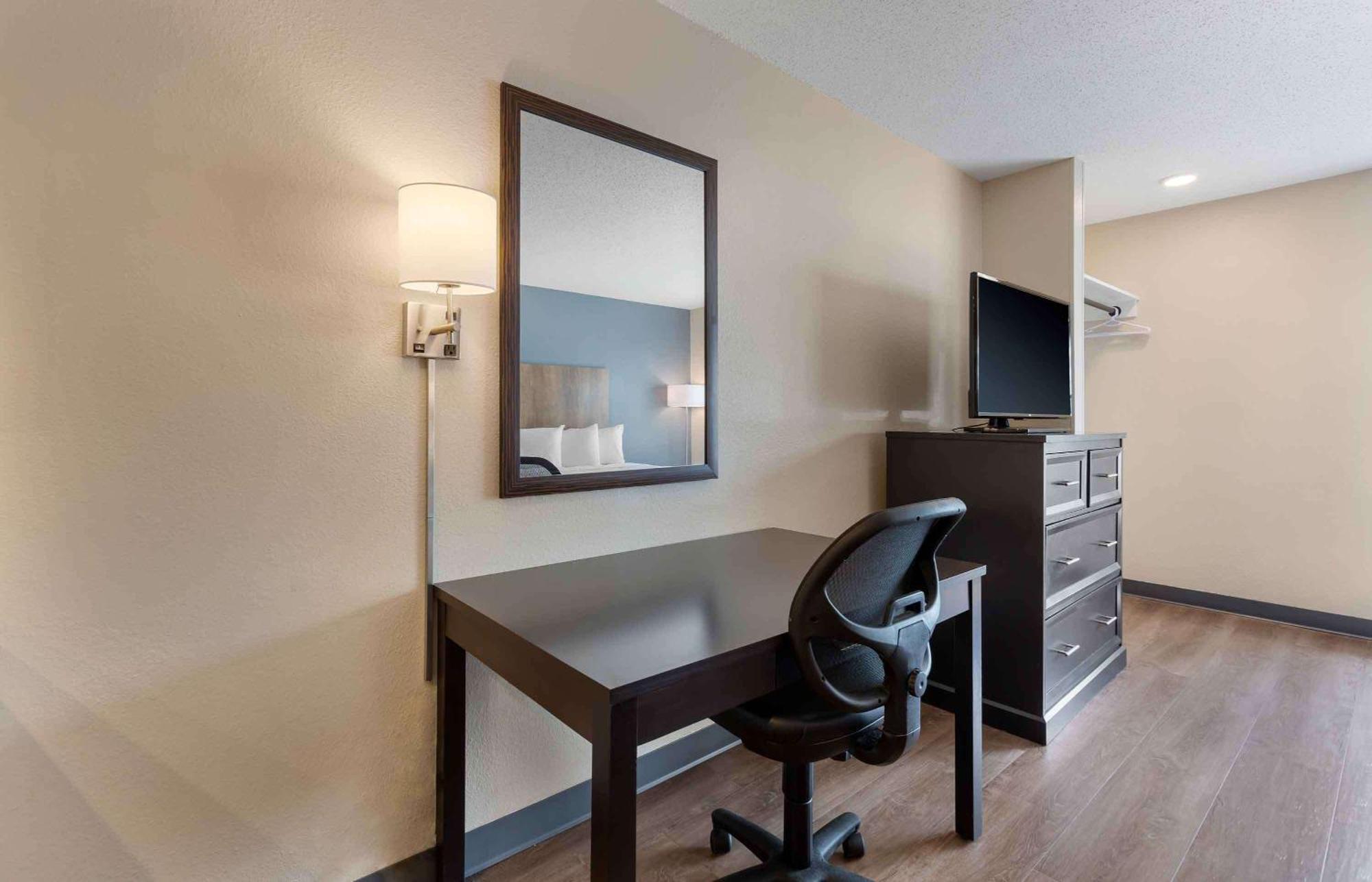 Extended Stay America Suites - Washington, Dc - Alexandria - Landmark Buitenkant foto