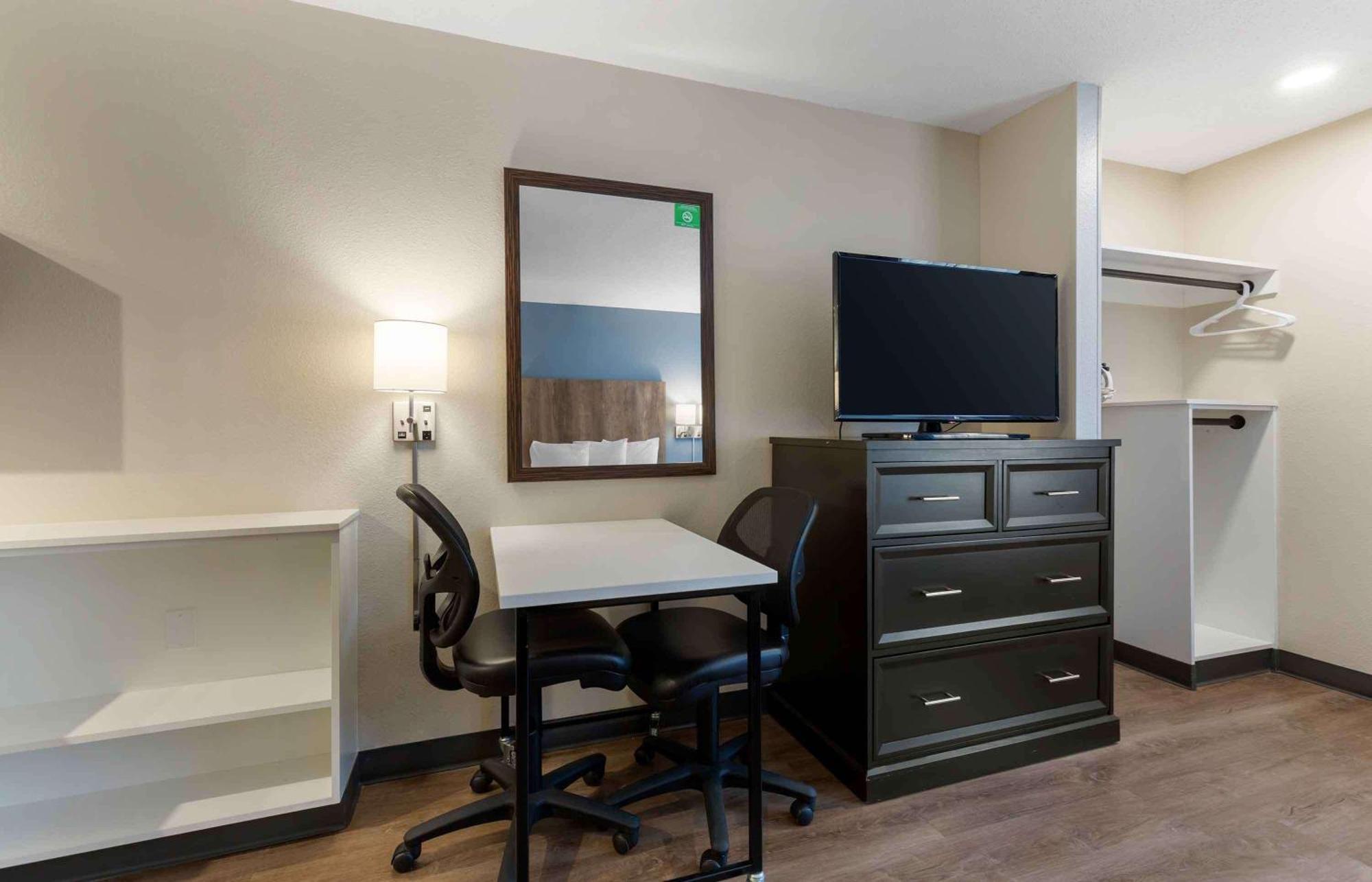 Extended Stay America Suites - Washington, Dc - Alexandria - Landmark Buitenkant foto