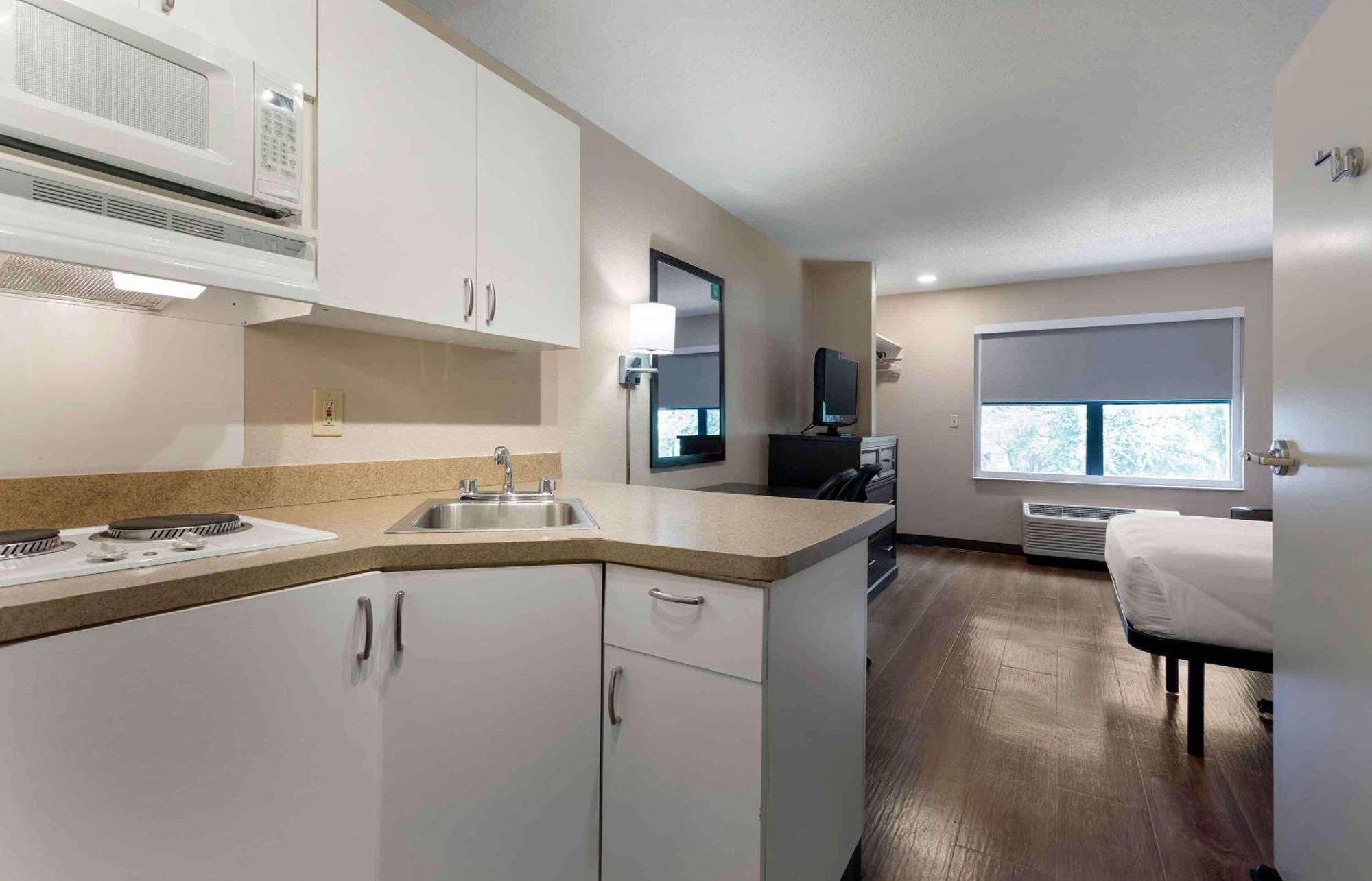 Extended Stay America Suites - Washington, Dc - Alexandria - Landmark Buitenkant foto