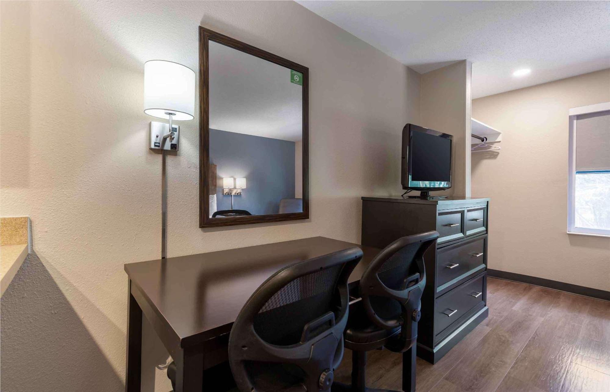Extended Stay America Suites - Washington, Dc - Alexandria - Landmark Buitenkant foto
