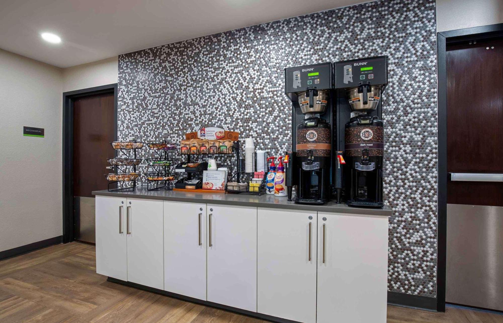 Extended Stay America Suites - Washington, Dc - Alexandria - Landmark Buitenkant foto